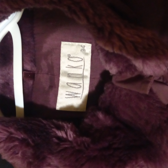 Jackets - Picture 2 of 8